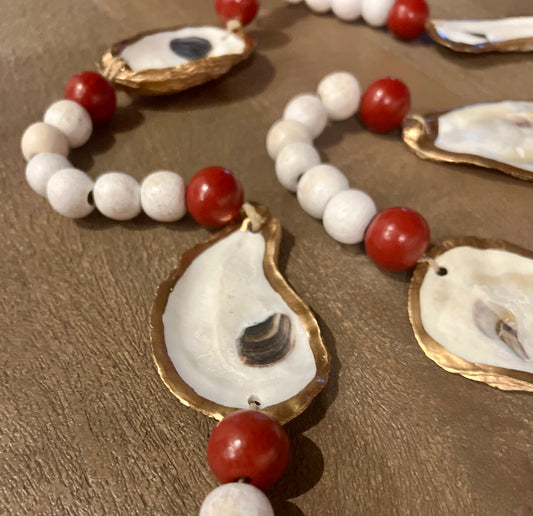 Red/White Gilded Oyster Shell Garland