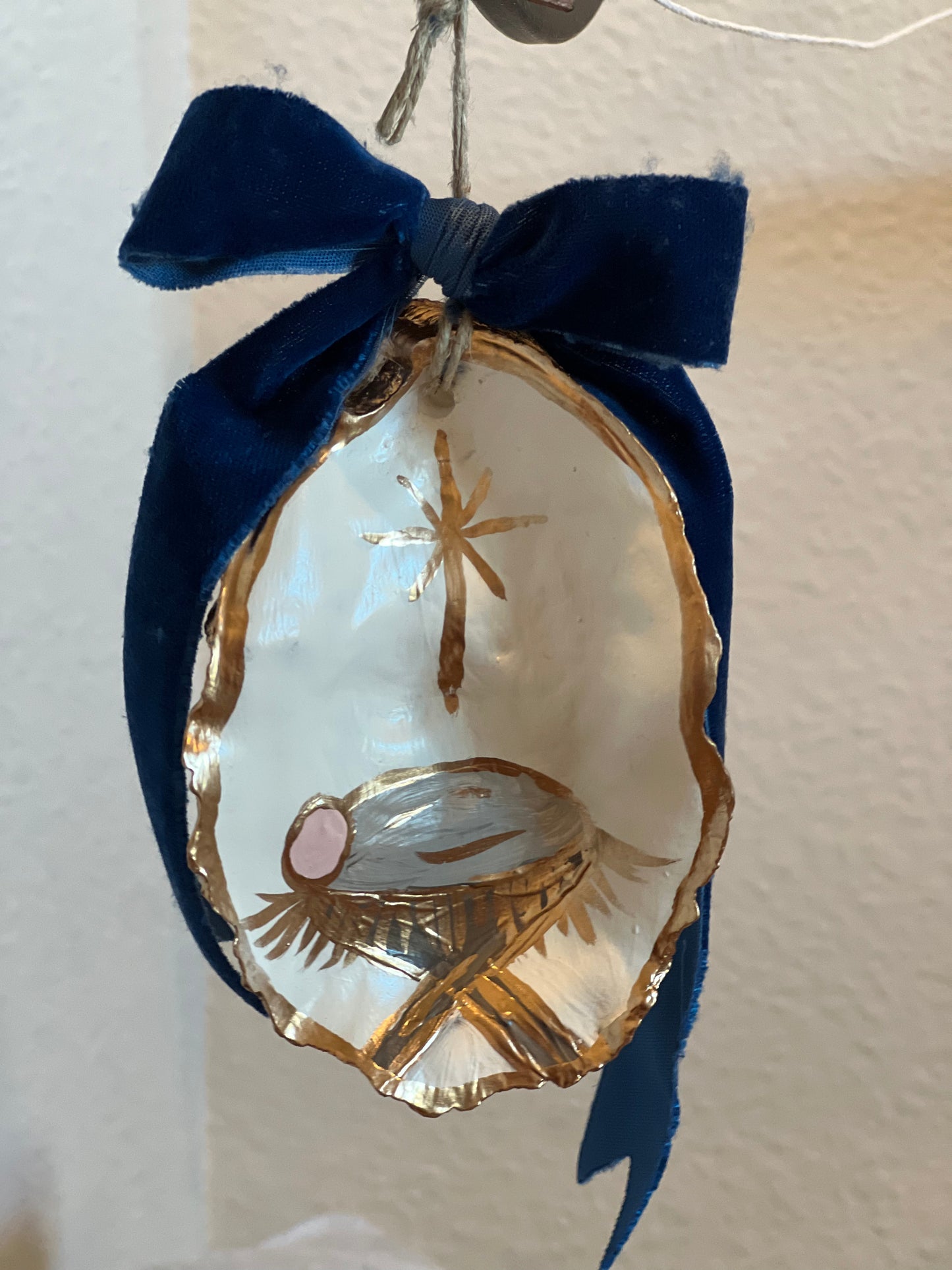 Hand-painted manger scene oyster shell ornament