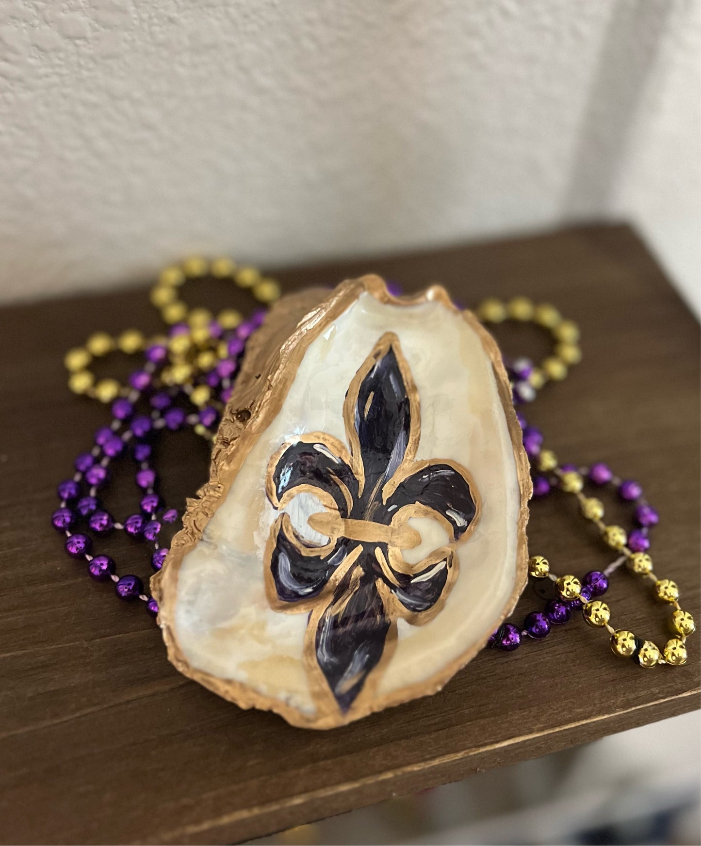 Hand painted Fleur de lis oyster trinket